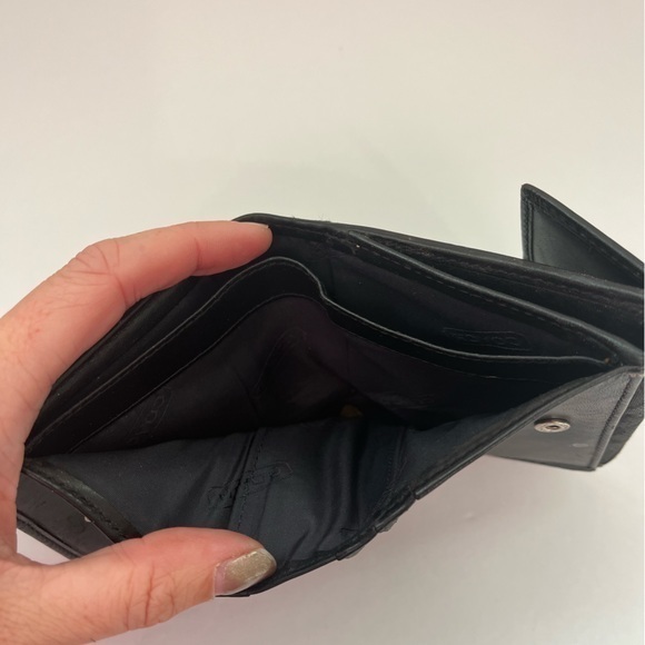 Coach‎ Signature Bifold Wallet - Picture 3 of 6